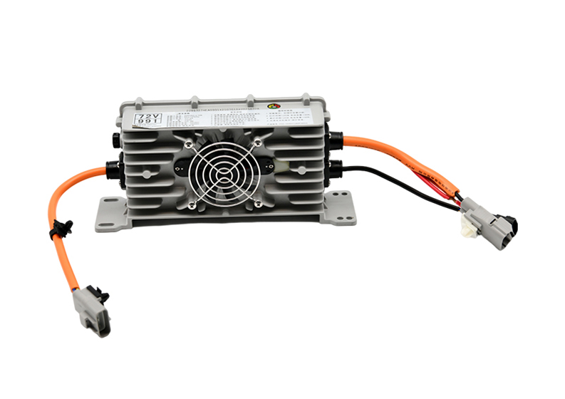 瑜欣電動汽車72V快速充電充電器